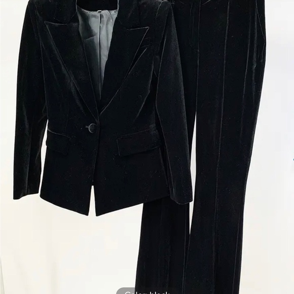 New black velvet suit size large but fit’s like medium - Picture 10 of 10